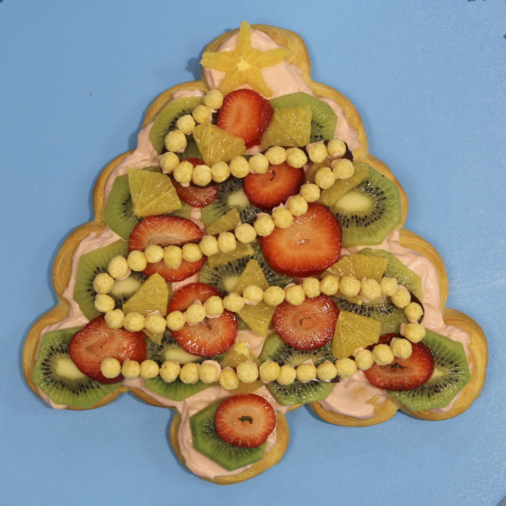 Food Art Fruit Tree with Kix Garland · Kix Cereal