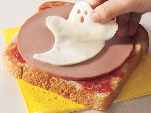 12 GhostlySandwiches