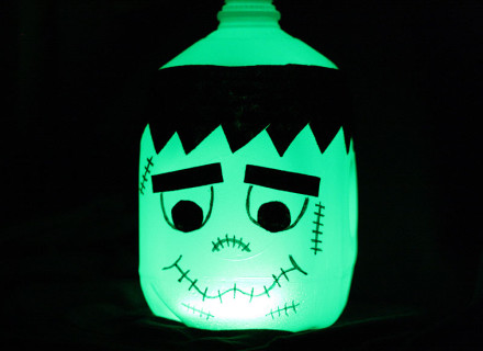 Glowing Frankenstein Milk Jug @amandaformaro KixCereal.com