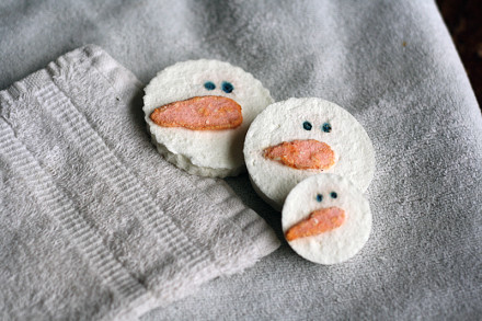 Snowman Soap Experiment by @amandaformaro for Kix Cereal