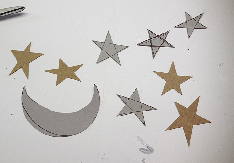 DIY Glow in the Dark Stars by @amandaformaro for Kix Cereal