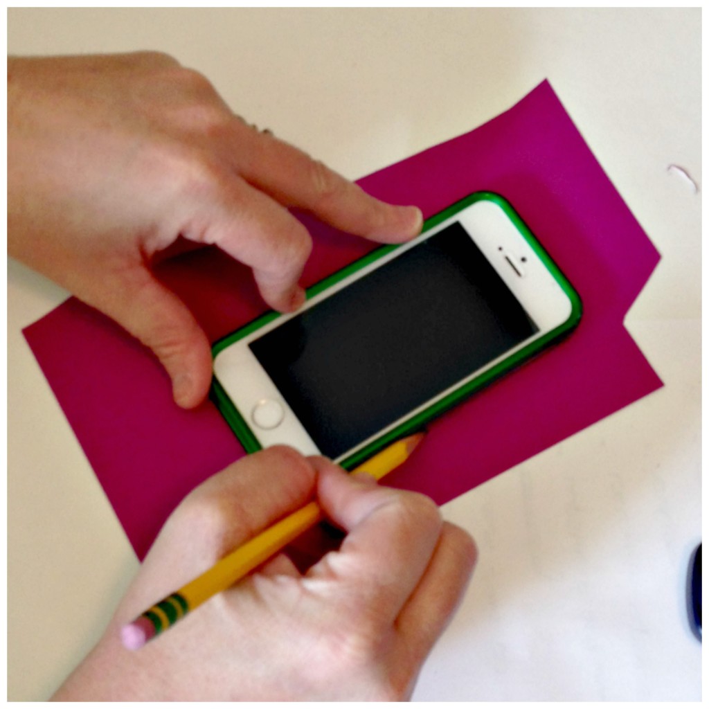Tracing phone to make a gift card holder