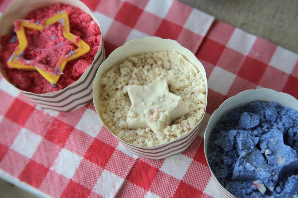 Make Colored Cloud Dough