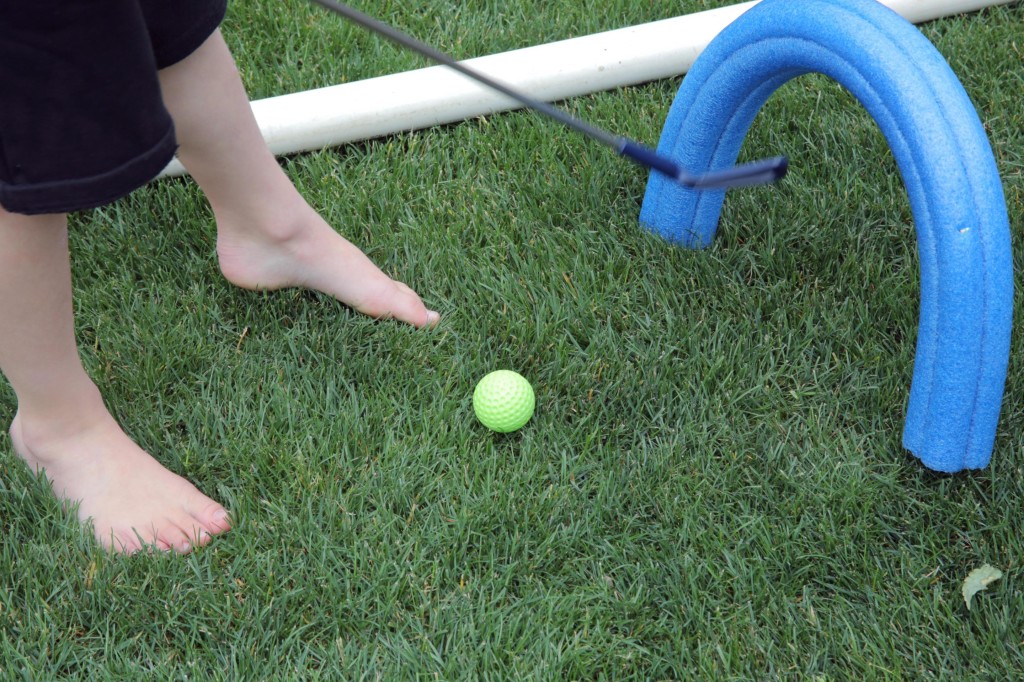 Pool noodle arch - DIY mini golf